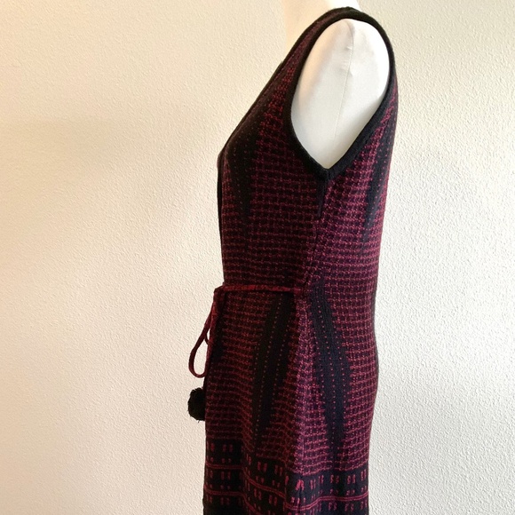 BCBGMaxAzria Wrap With Pom Pom Ties Fringe Size Large - Picture 8 of 13